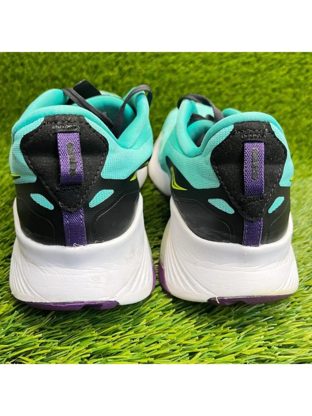 Saucony Guide 15 Womens Size 10 Green Black Athletic Running Shoes Sneakers
